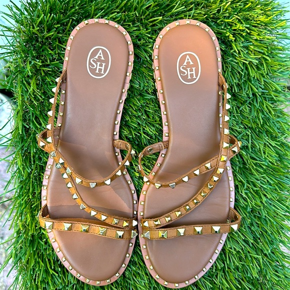 Ash gold studded tan flat sandals with leather soles - Picture 3 of 10